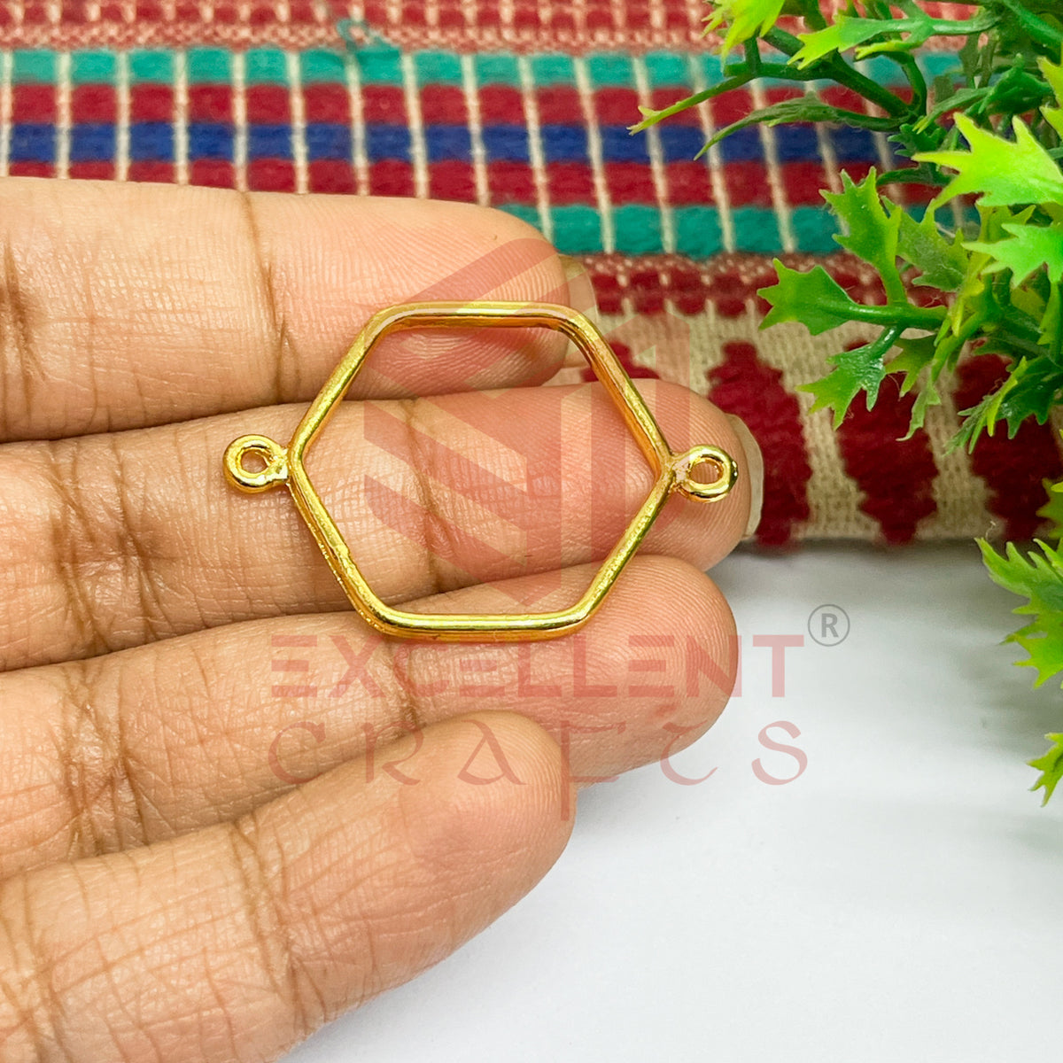 Thin connector medium Hexagon Pointed