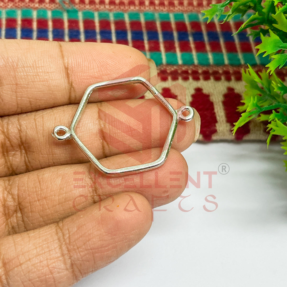 Thin connector medium Hexagon Pointed