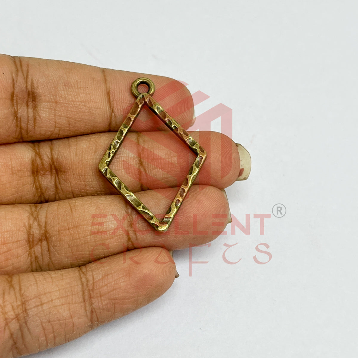 Diamond Shape Geometric Texture Pendant Bezel