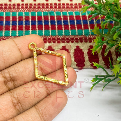 Diamond Shape Geometric Texture Pendant Bezel