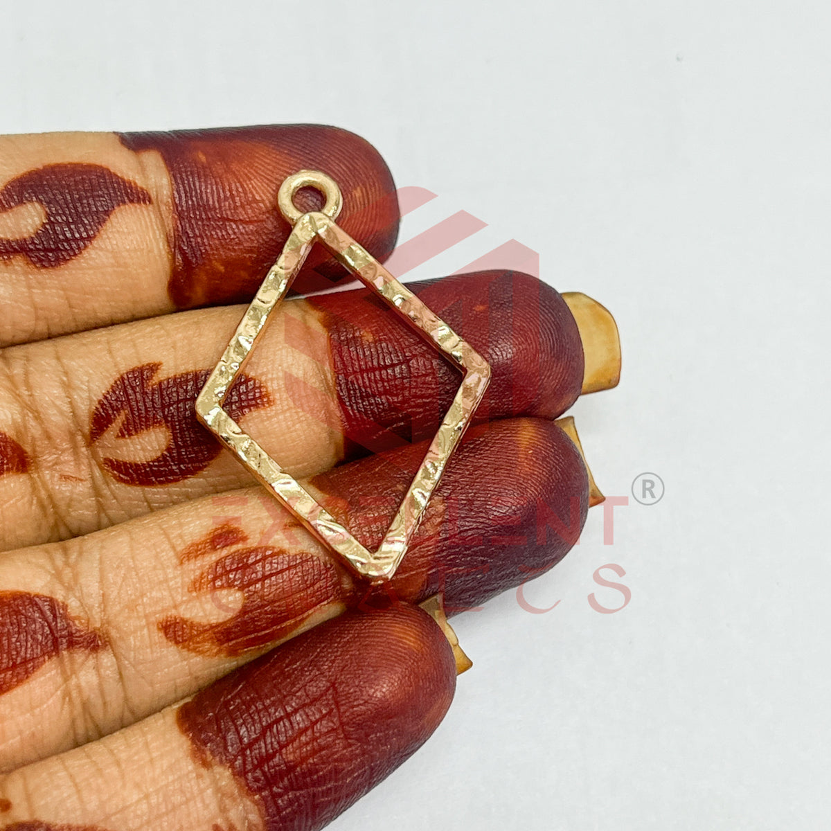 Diamond Shape Geometric Texture Pendant Bezel