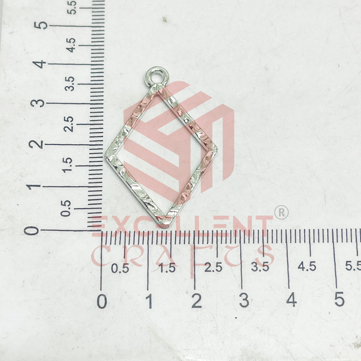 Diamond Shape Geometric Texture Pendant Bezel