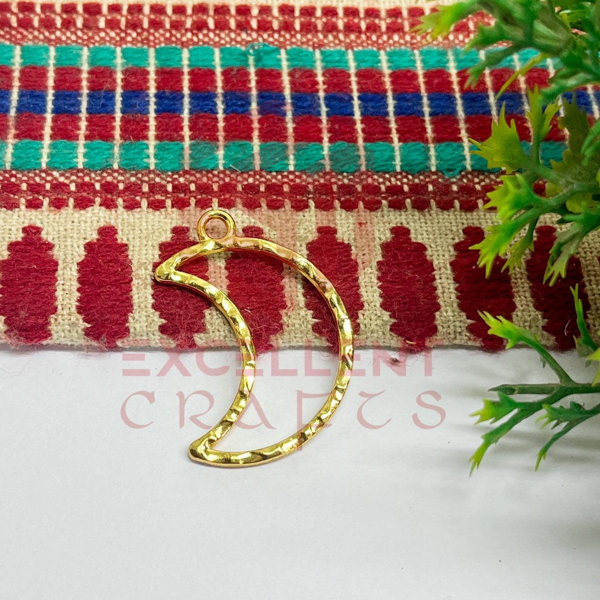 Half Moon Shape Geometric Texture Pendant Bezel