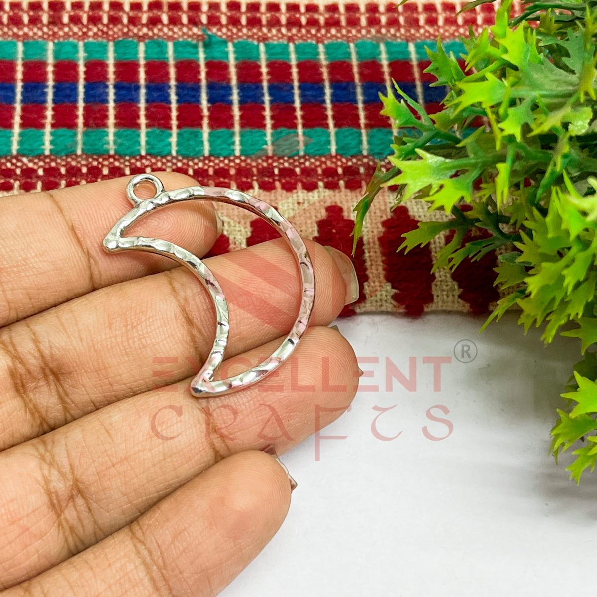 Half Moon Shape Geometric Texture Pendant Bezel