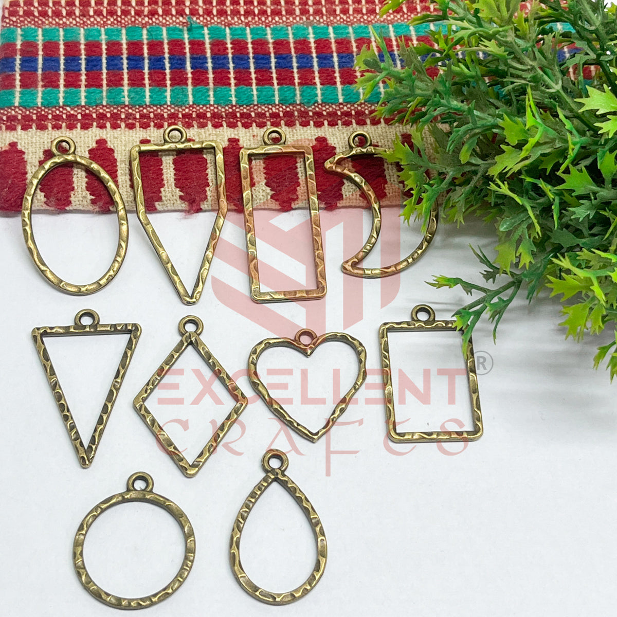 Mix Shapes Geometric Texture Pendant Bezel Set
