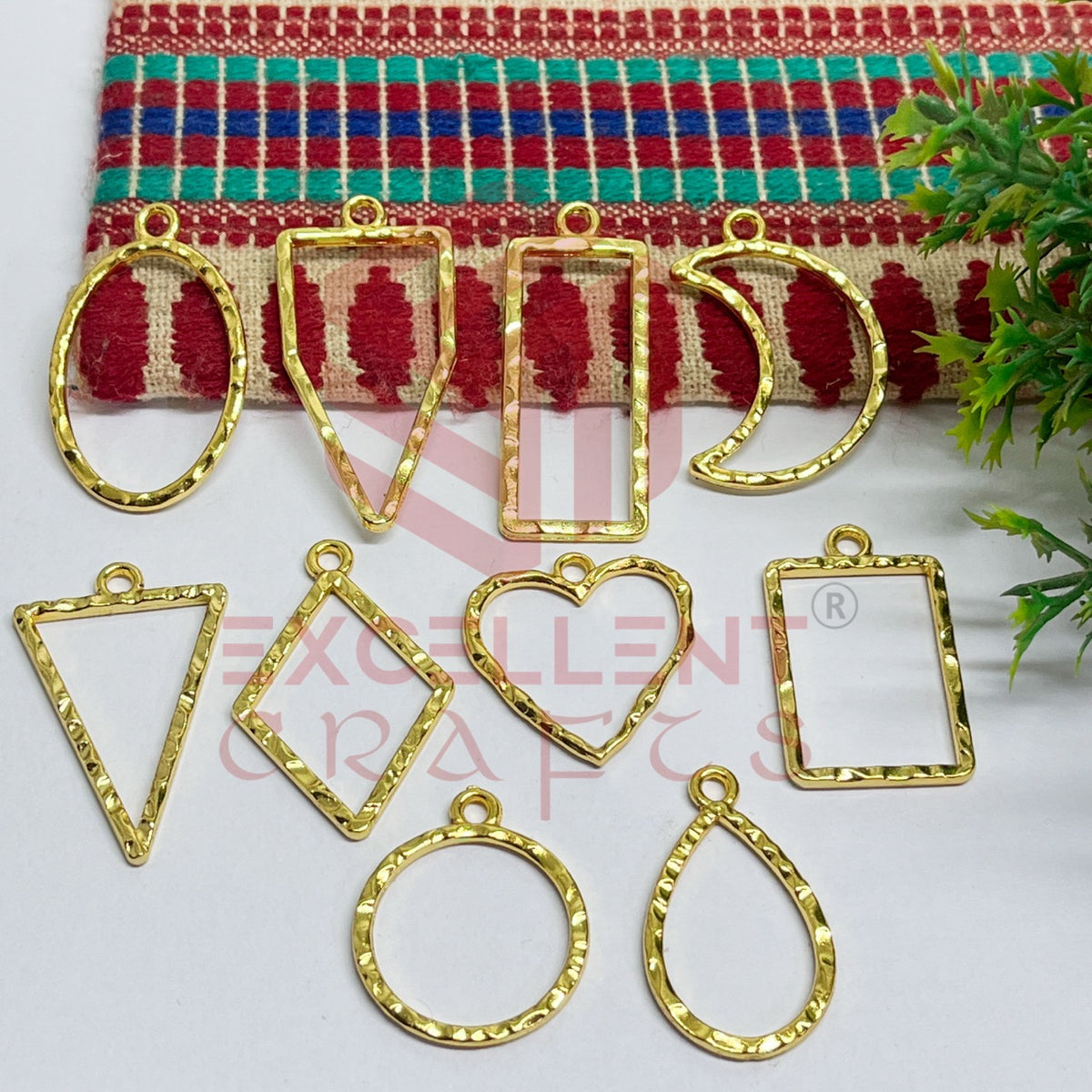 Mix Shapes Geometric Texture Pendant Bezel Set
