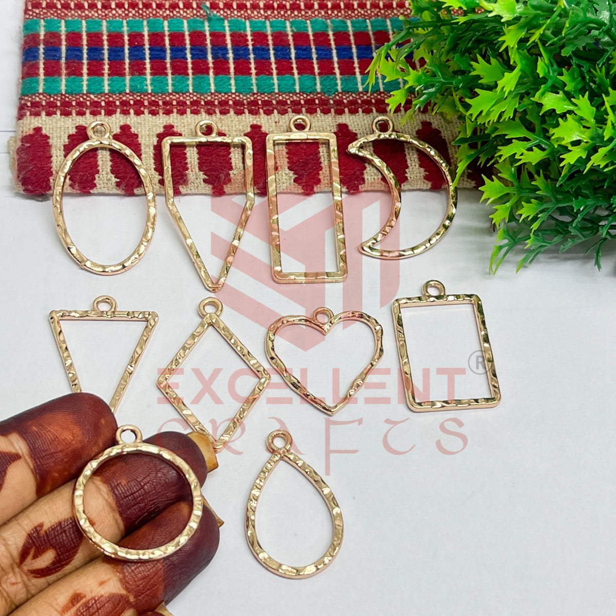 Mix Shapes Geometric Texture Pendant Bezel Set