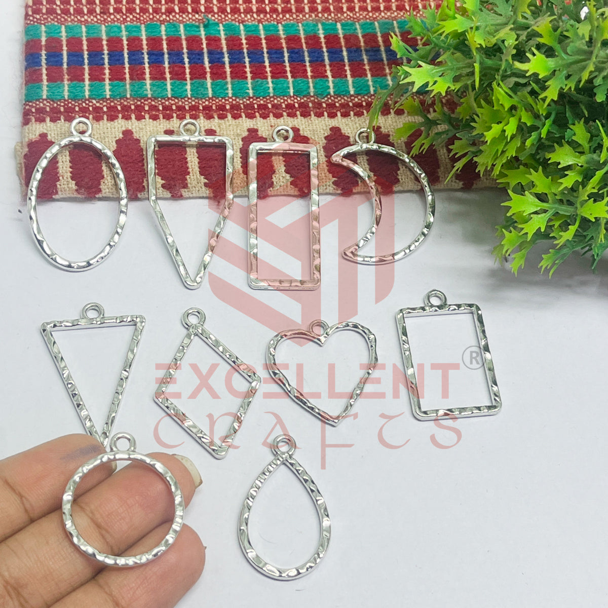 Mix Shapes Geometric Texture Pendant Bezel Set