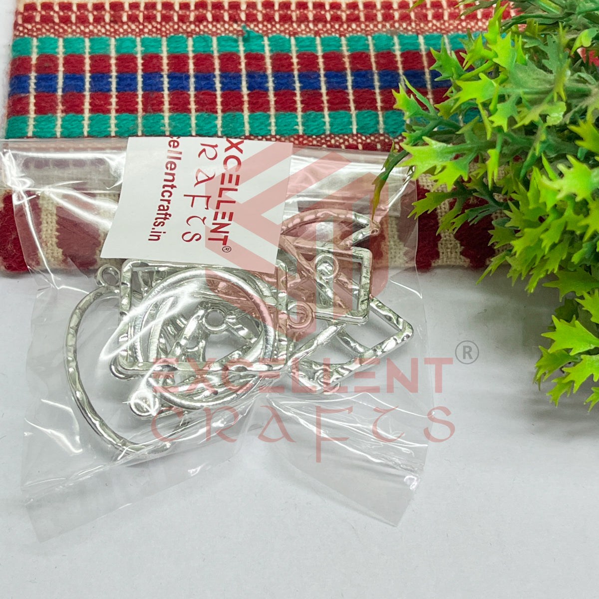 Mix Shapes Geometric Texture Pendant Bezel Set