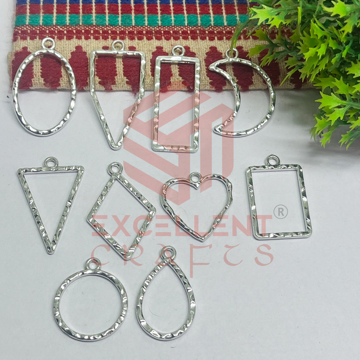 Mix Shapes Geometric Texture Pendant Bezel Set