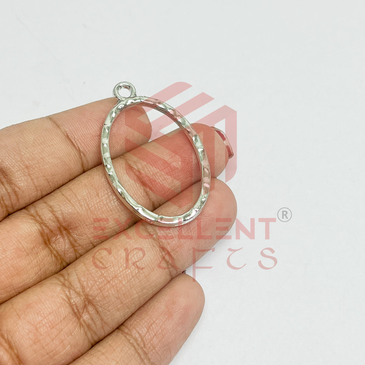 Oval Shape Geometric Texture Pendant Bezel