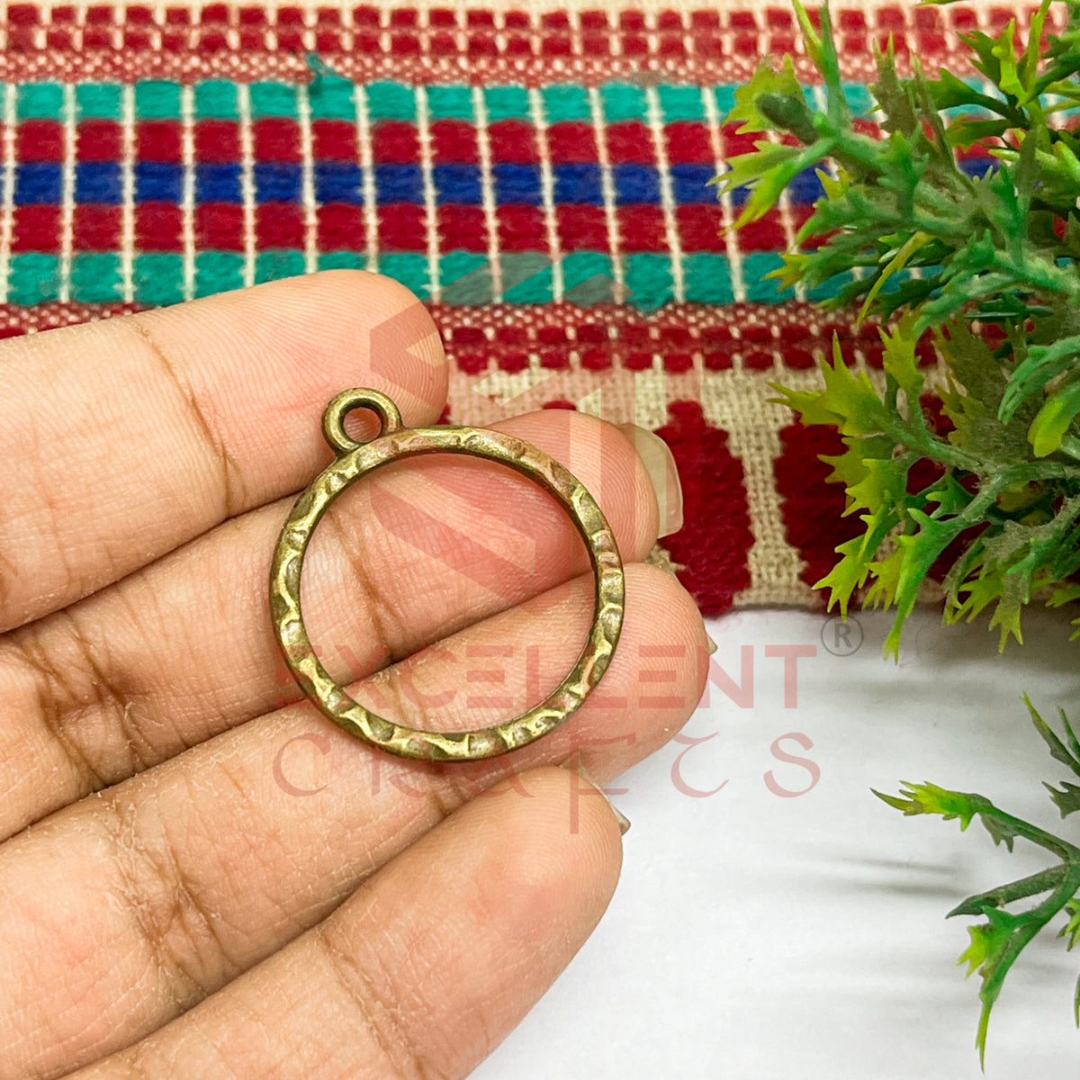 Round Shape Geometric Texture Pendant Bezel
