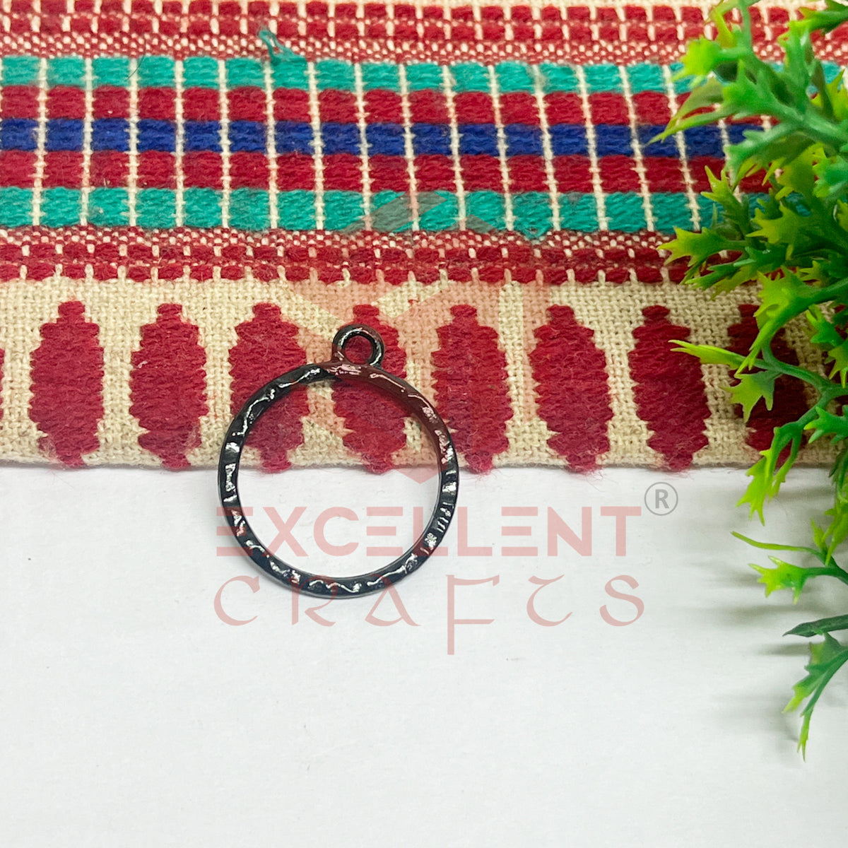 Round Shape Geometric Texture Pendant Bezel