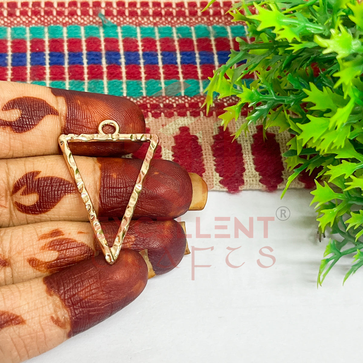 Triangle Shape Geometric Texture Pendant Bezel