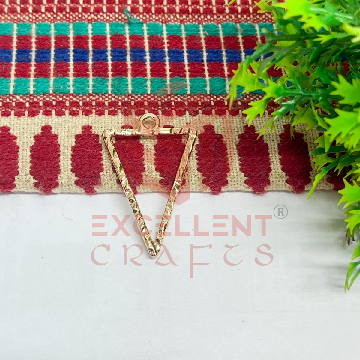 Triangle Shape Geometric Texture Pendant Bezel