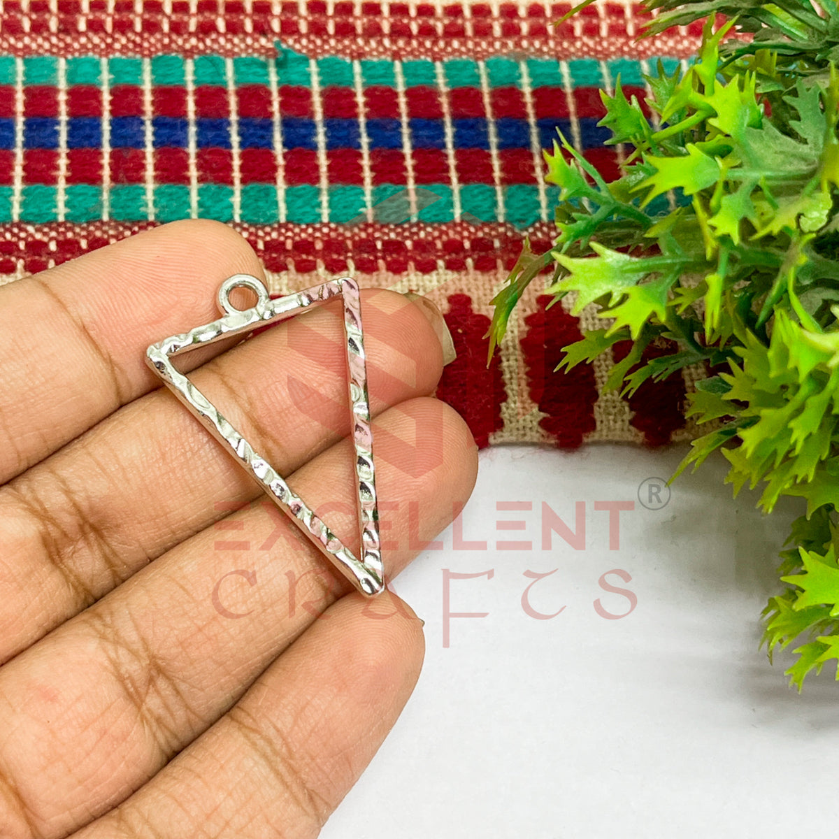 Triangle Shape Geometric Texture Pendant Bezel