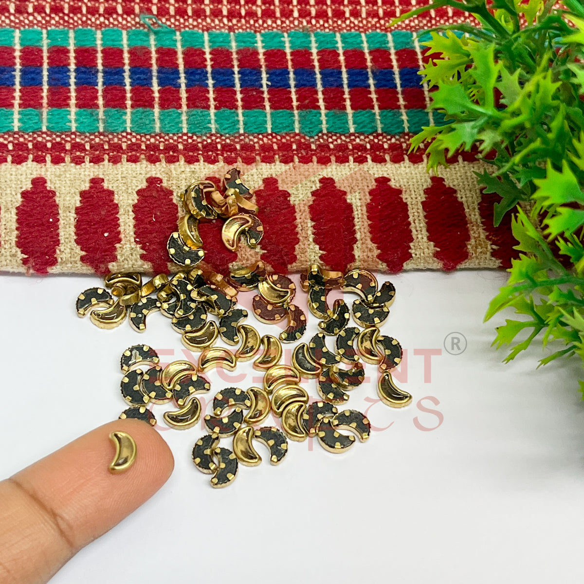 4x8mm Halfmoon Shape Glass Kundan Stones-100 Pcs