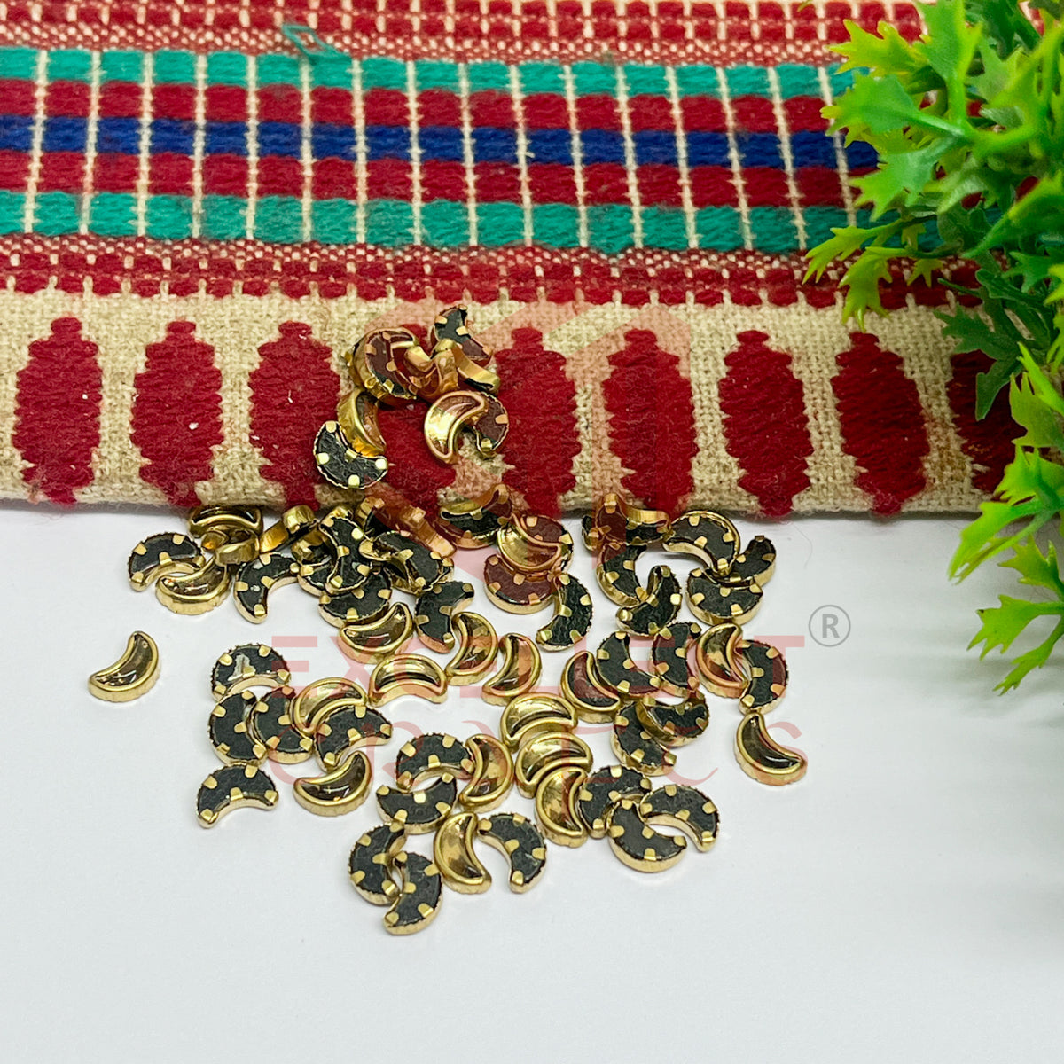 4x8mm Halfmoon Shape Glass Kundan Stones-100 Pcs