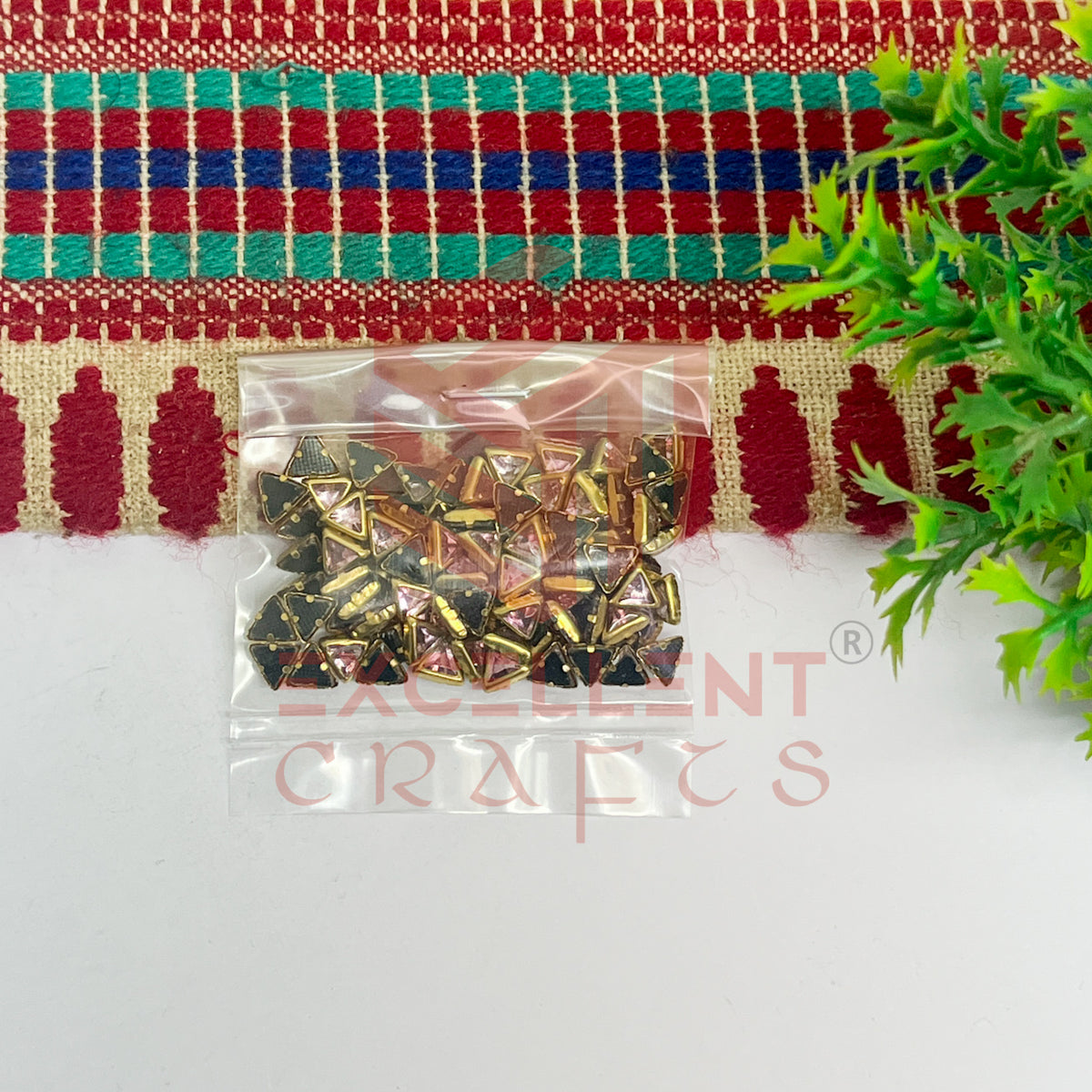 5x5x5mm Triangle Shape Glass Kundan Stones-100 Pcs
