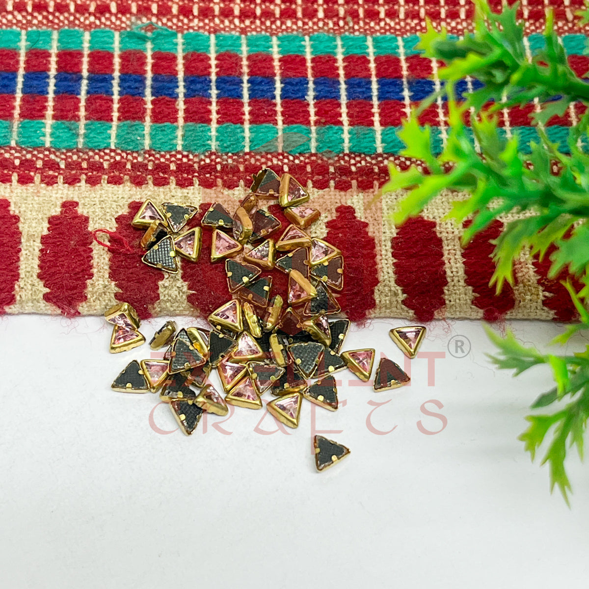 5x5x5mm Triangle Shape Glass Kundan Stones-100 Pcs