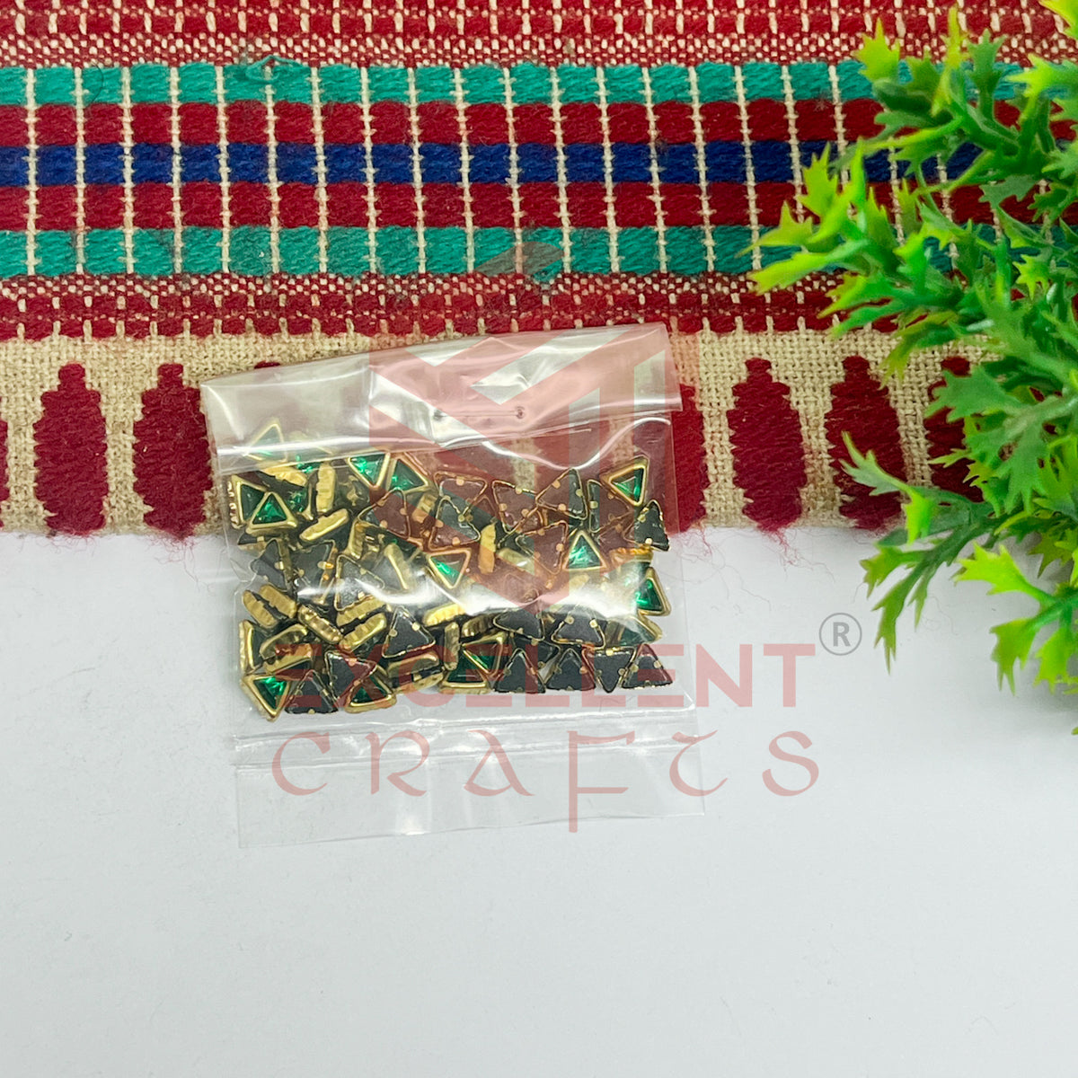 5x5x5mm Triangle Shape Glass Kundan Stones-100 Pcs