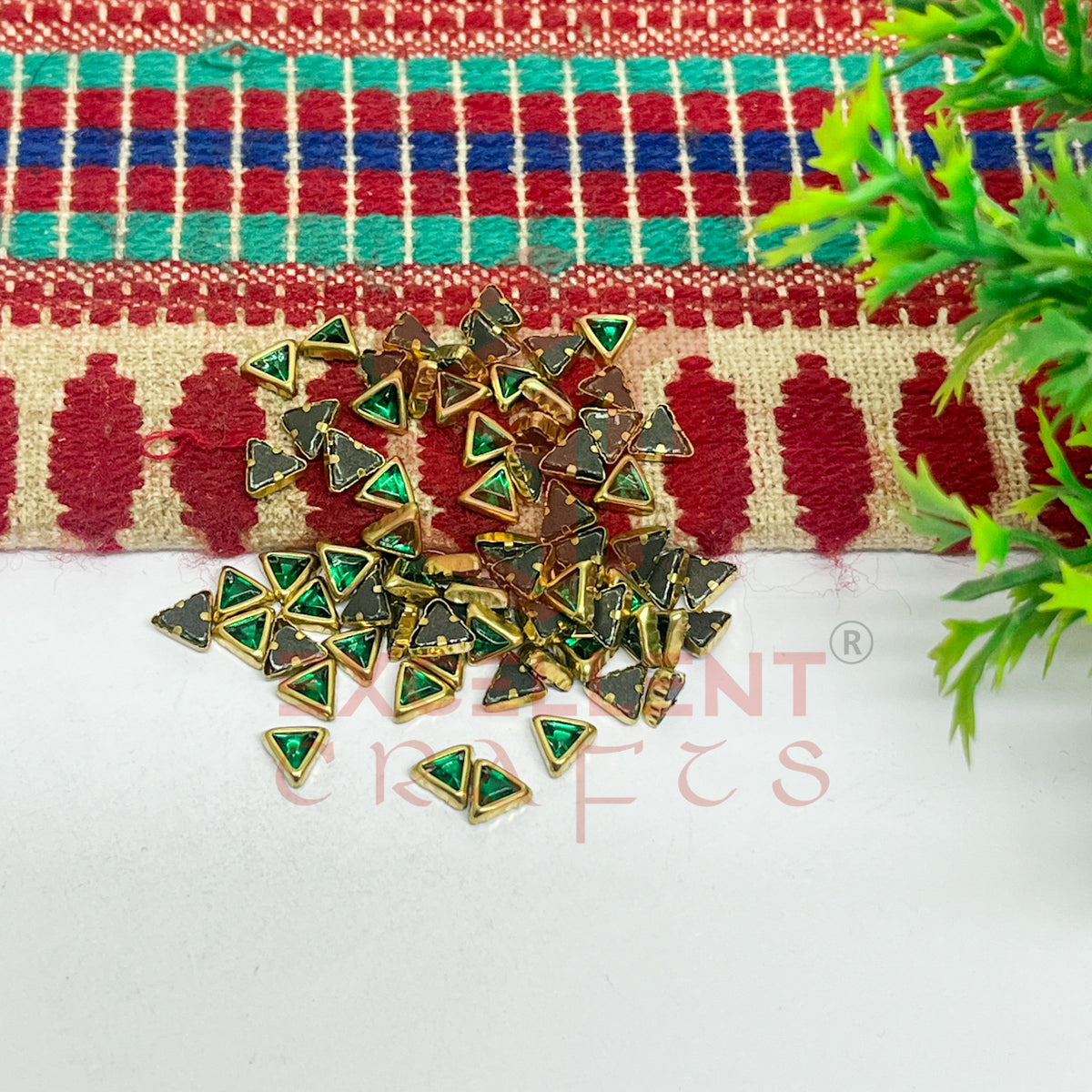 5x5x5mm Triangle Shape Glass Kundan Stones-100 Pcs