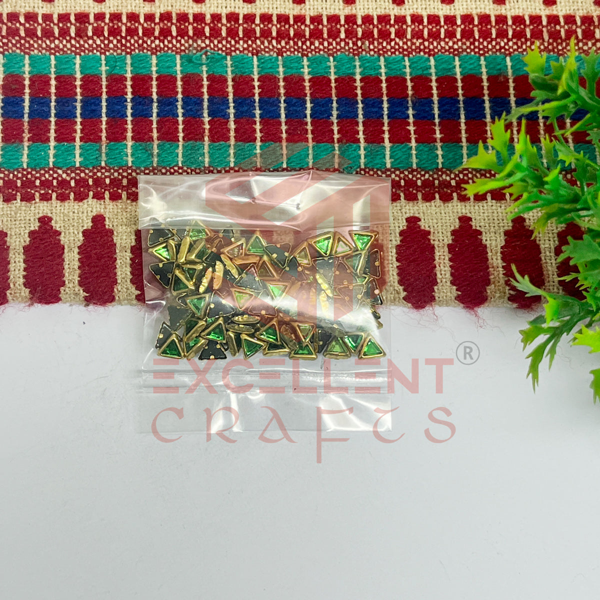 5x5x5mm Triangle Shape Glass Kundan Stones-100 Pcs