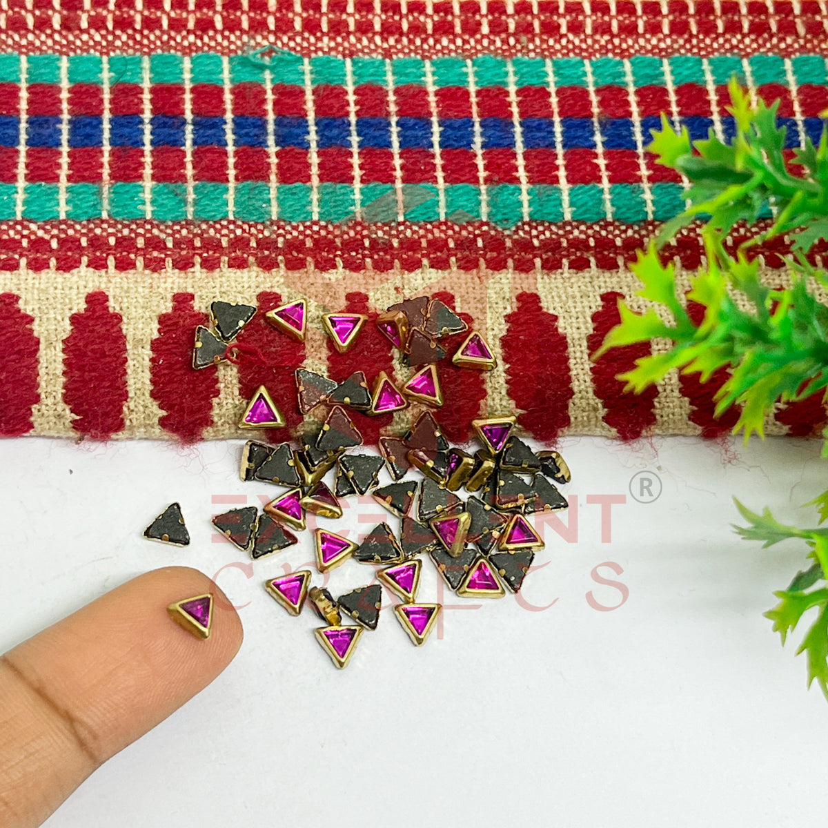 5x5x5mm Triangle Shape Glass Kundan Stones-100 Pcs