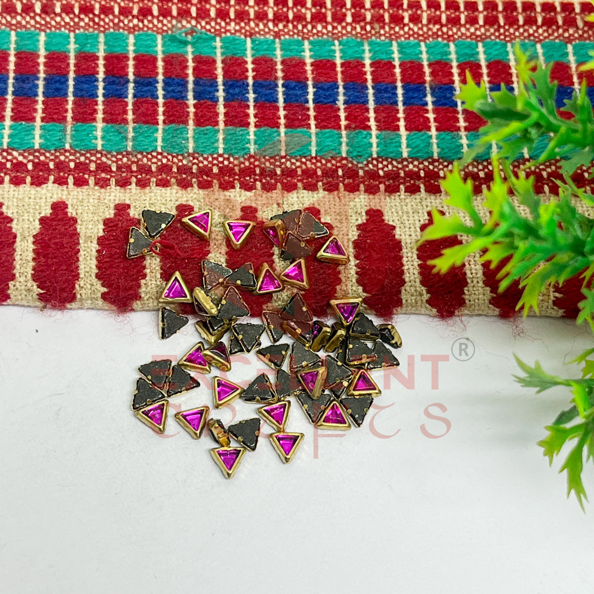 5x5x5mm Triangle Shape Glass Kundan Stones-100 Pcs
