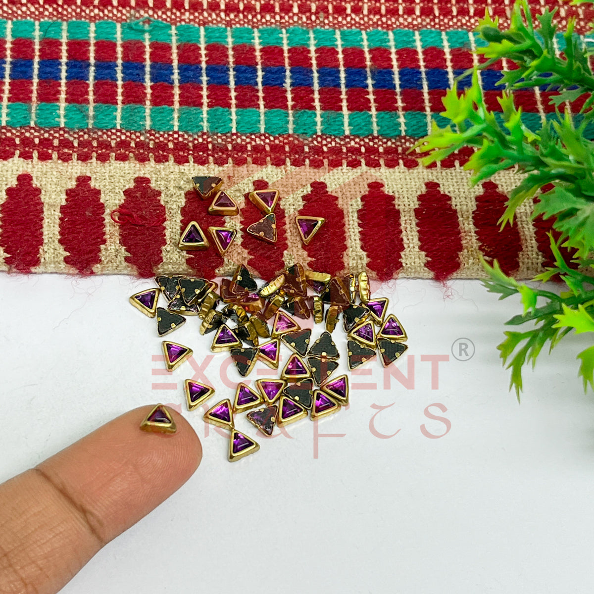 5x5x5mm Triangle Shape Glass Kundan Stones-100 Pcs