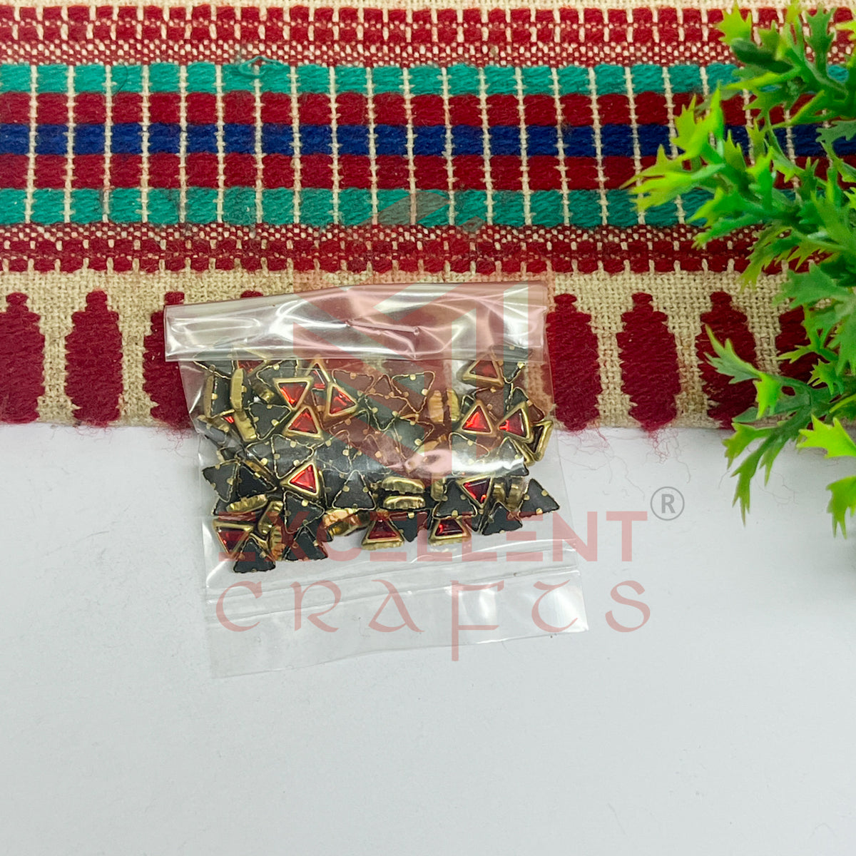 5x5x5mm Triangle Shape Glass Kundan Stones-100 Pcs