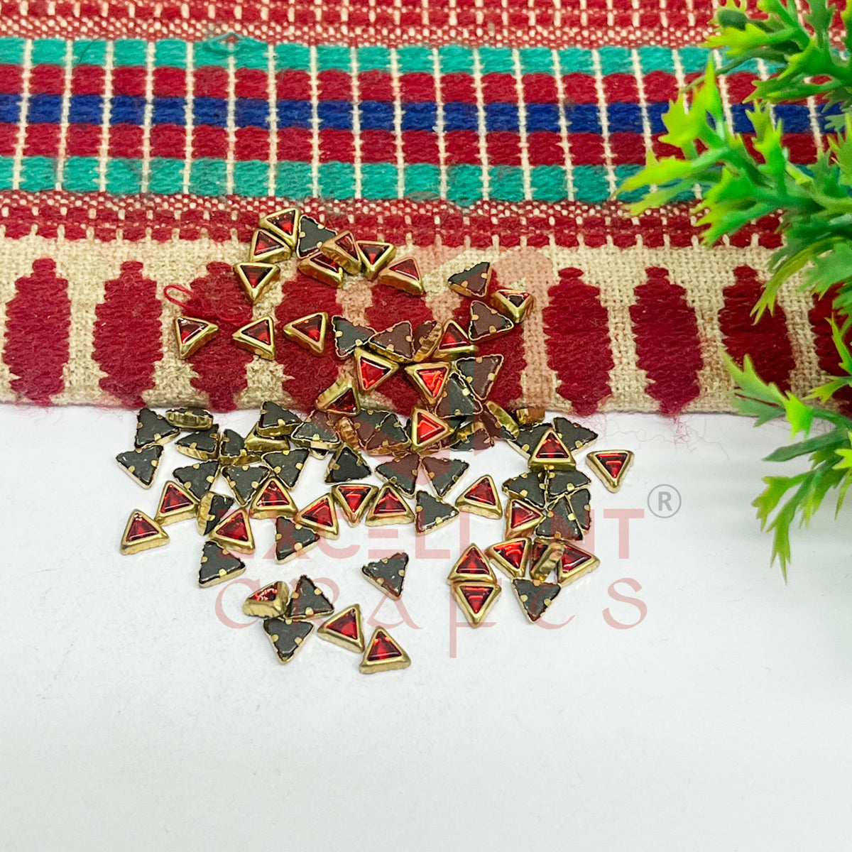 5x5x5mm Triangle Shape Glass Kundan Stones-100 Pcs