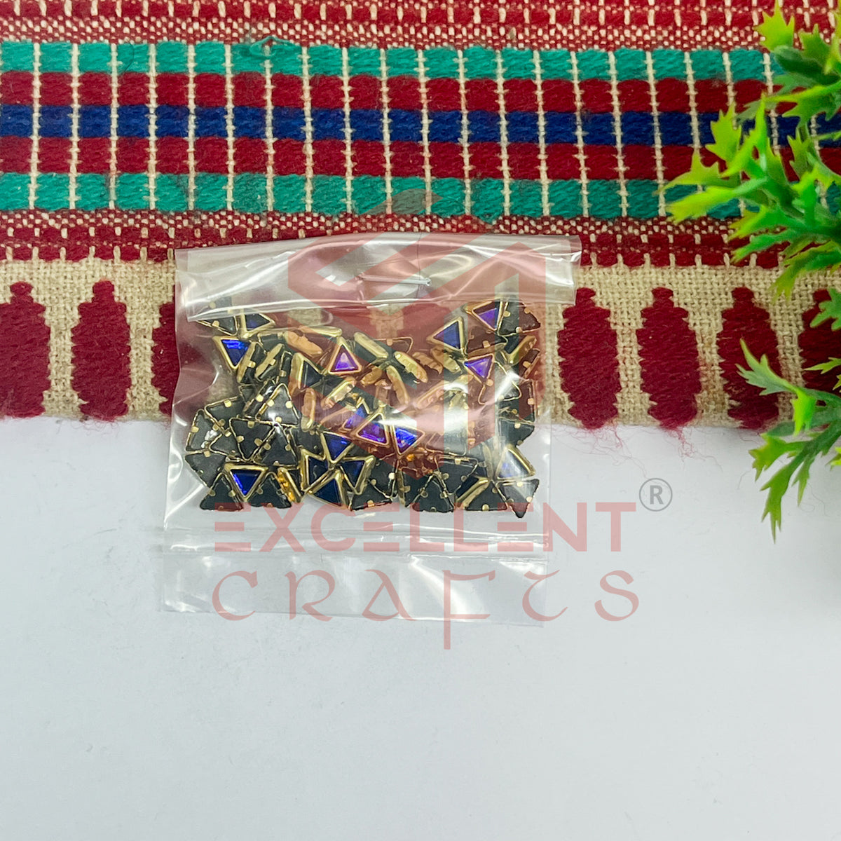 5x5x5mm Triangle Shape Glass Kundan Stones-100 Pcs