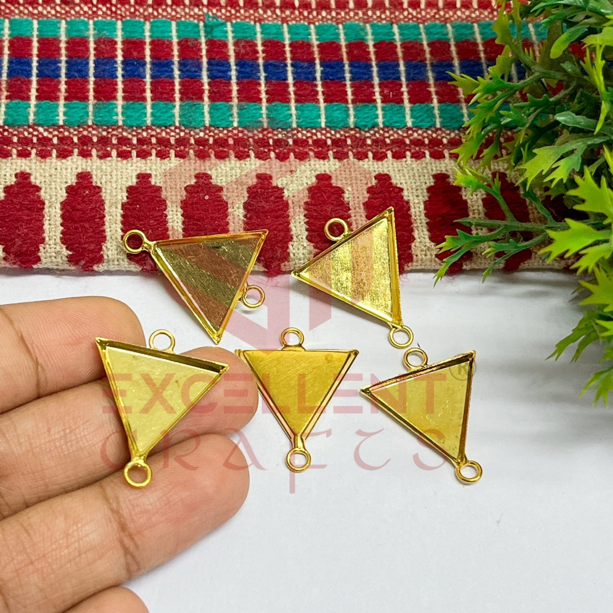 Triangle Shape Cabochon Tray Blank Connector