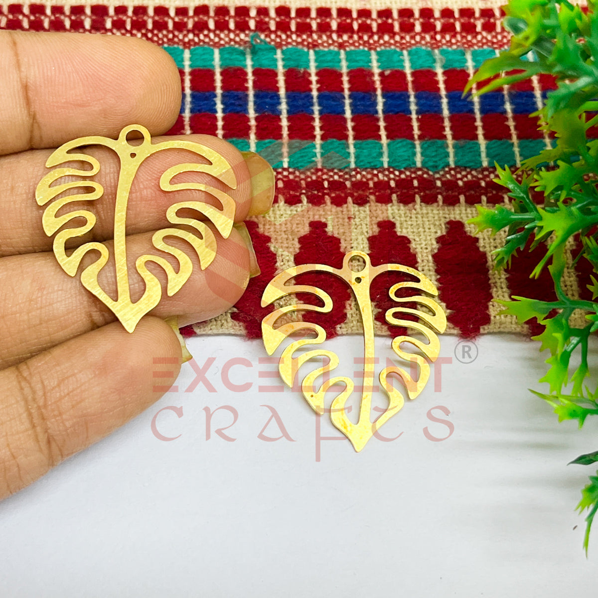 30x32mm Leaf Design Raw Brass Charm