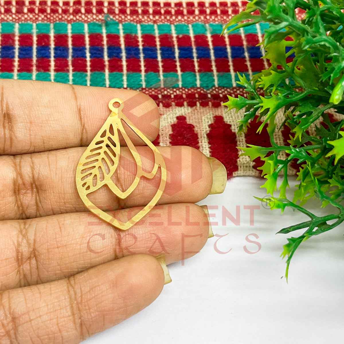 22x37mm Leaf Design Raw Brass Charm - 1Pc