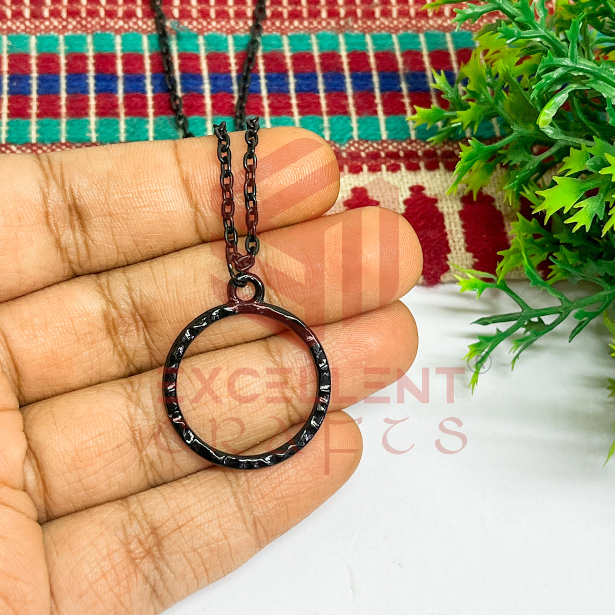 Round Pendant with Chain