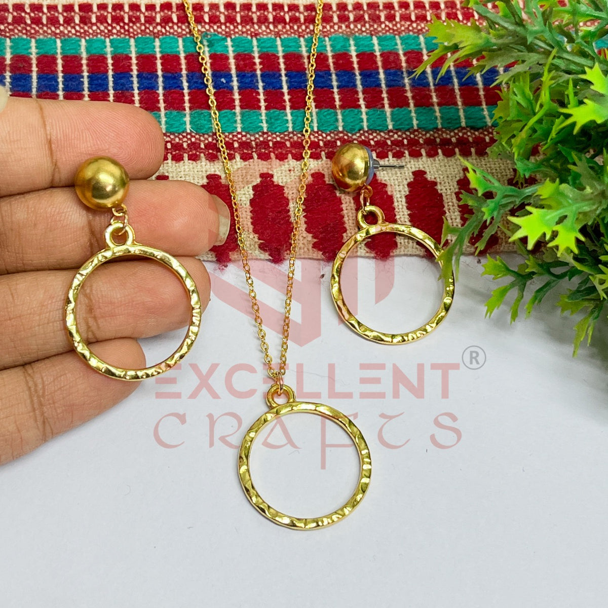 Round Pendant Necklace with Earrings Bezel Set
