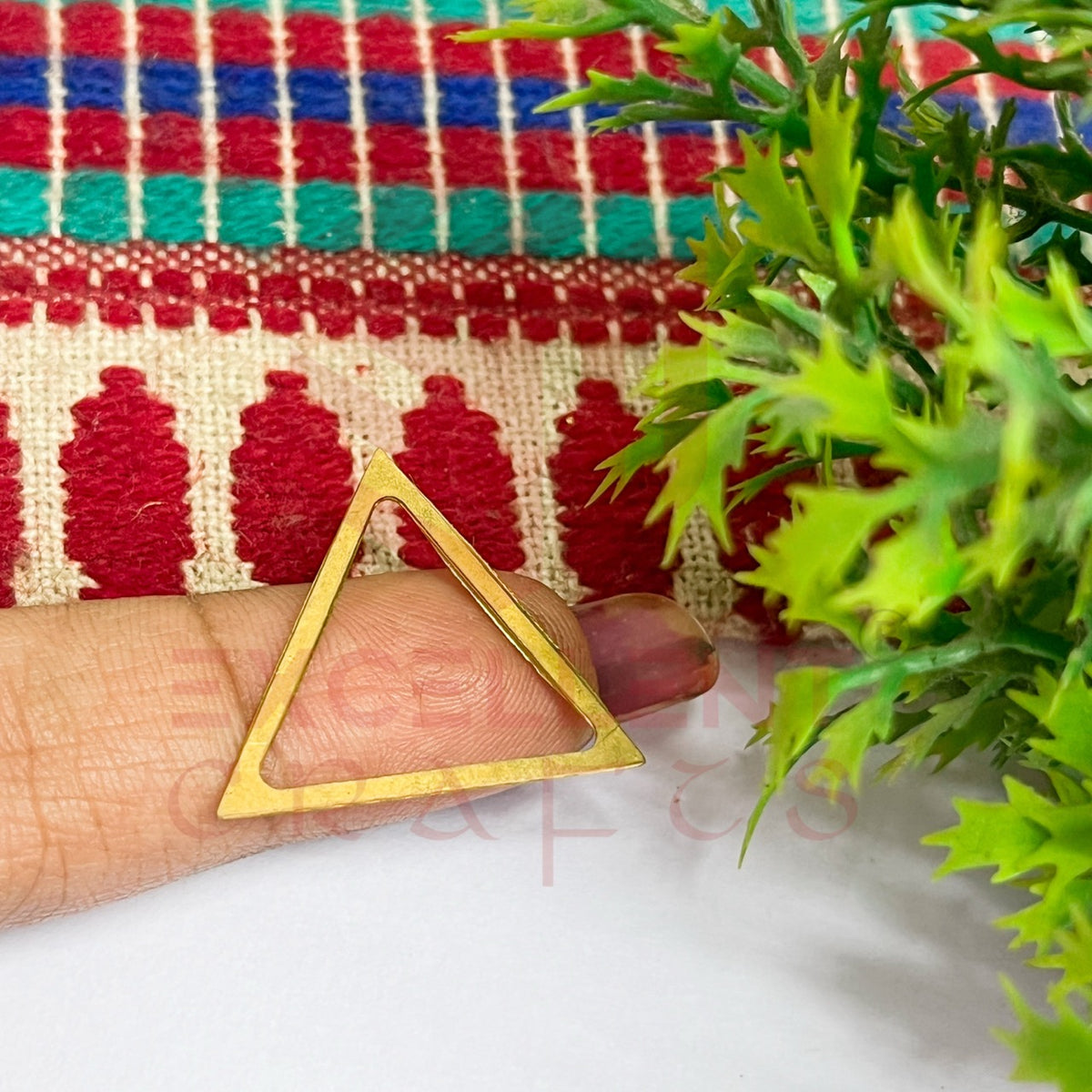 25x25mm Triangle Shape Brass Frame - Gold