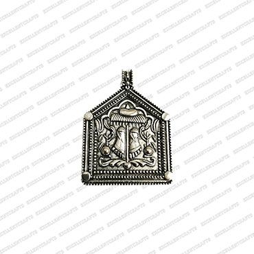 ECMANTPEN17-Trapezium-Shape-Metal-Antique-Finish-Silver-Color-Lakshmi-Legs-Pendant-Design-1
