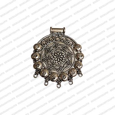 ECMANTPEN30-Round-Shape-Metal-Antique-Finish-Silver-Color-Pendant-Flower-Design-2