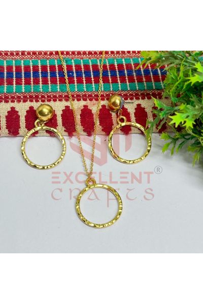 Round Pendant Necklace with Earrings Bezel Set-Gold