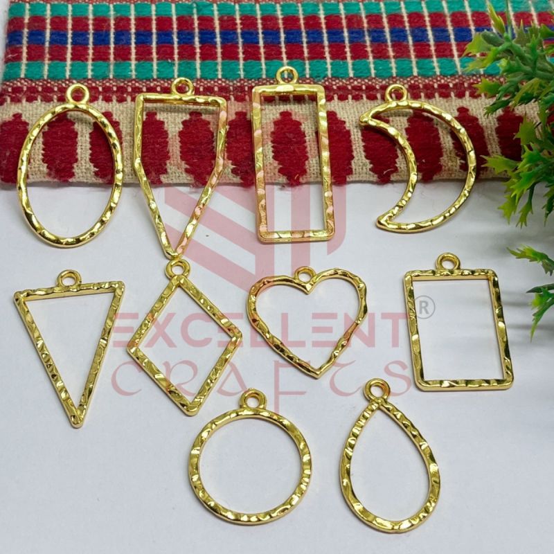 Geometric Texture Pendant Bezels Mixed designs - Gold Finish