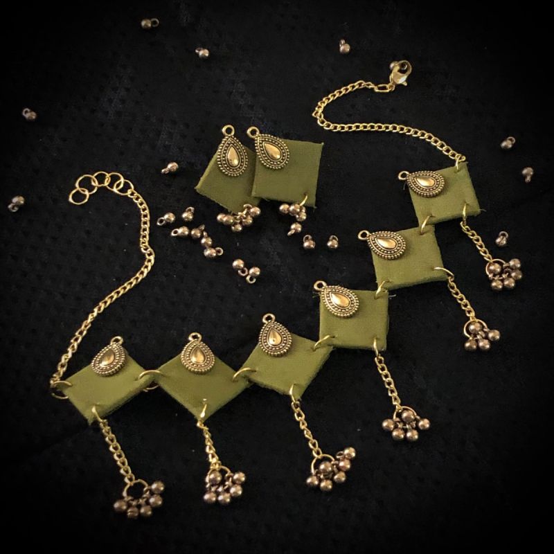 Gold Drop Charm Choker Set-Olive Green